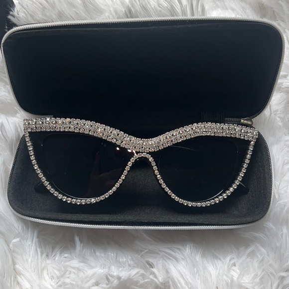 Accessories - ONE LEFT! NWC rhinestone sunglasses